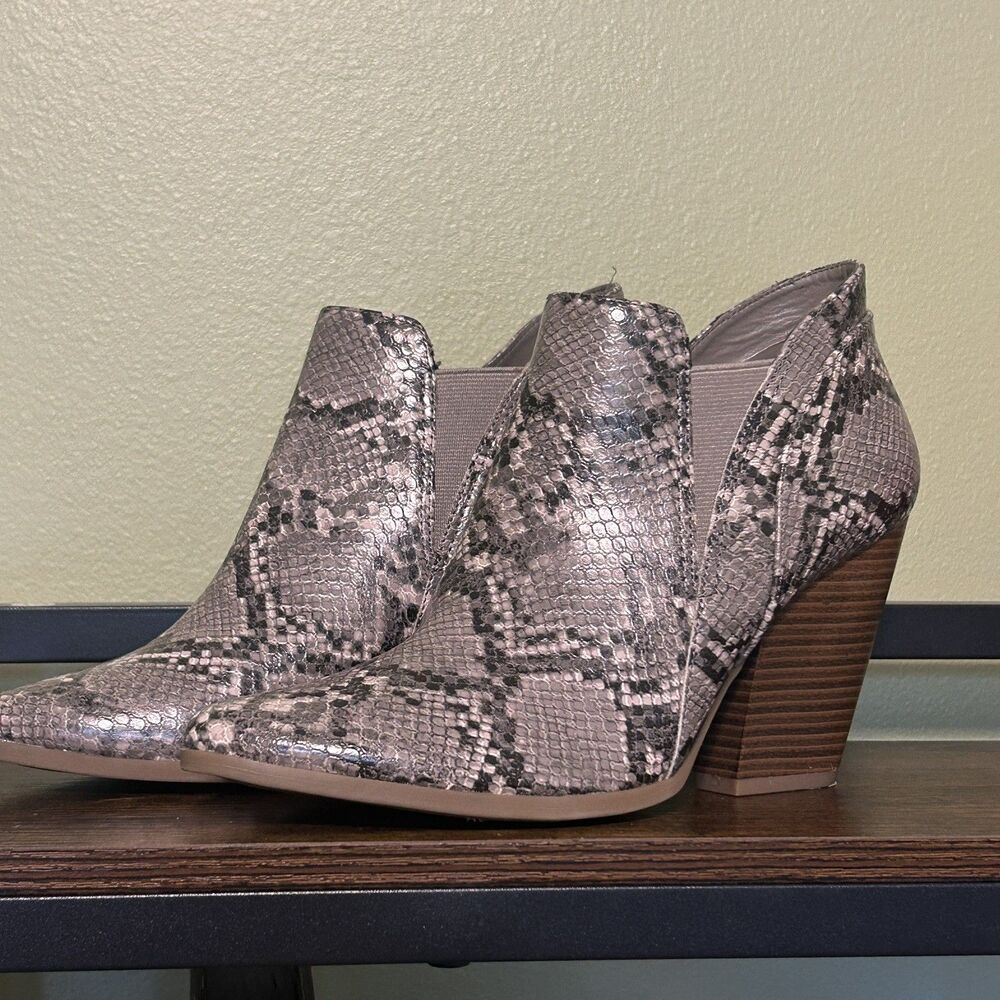 A.N.A Boots Diablo Ankle Booties Multicolor Faux Leather Snakeskin Women’s Sz 8M